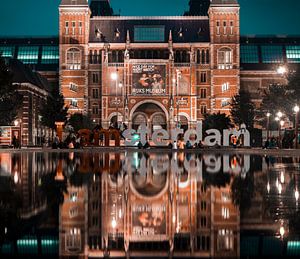 Rijksmuseum Amsterdam met IAMsterdam letters sur willemien kamps