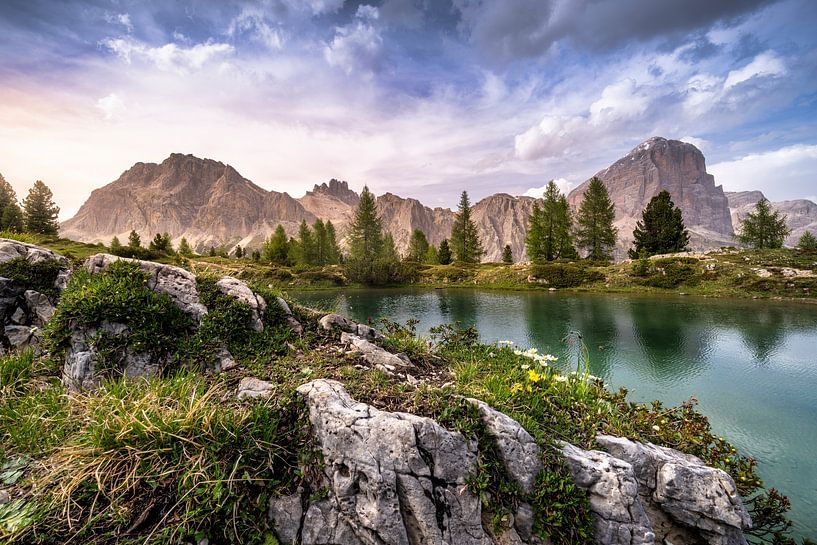 Bergmeer met berglandschap in Zuid-Tirol van Voss fotografie
