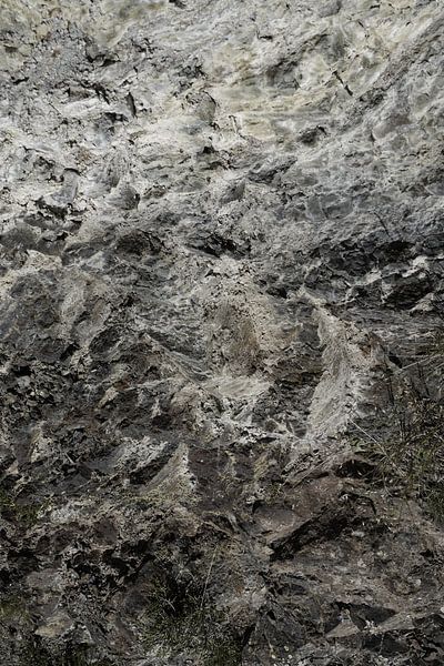Texture of a rock face in Val D'Aran by SACKGASSE
