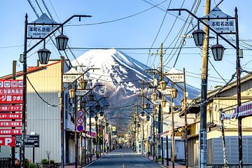 Shimoyoshida Honcho Straße mit Fuji