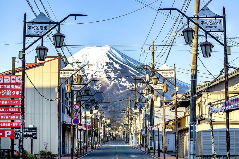 Rue Shimoyoshida Honcho avec Fuji par Melanie Viola