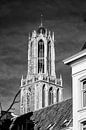 De Dom van Utrecht vanaf de Nieuwegracht gezien (zwartwit) van André Blom Fotografie Utrecht thumbnail