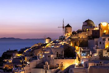 Pastellfarbener Sonnenuntergang in Oia, Santorin