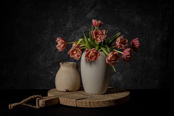 alte Tulpen in einer Vase