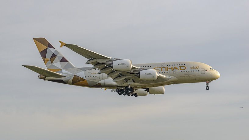 Landung des Airbus A380 von Etihad Airways. von Jaap van den Berg