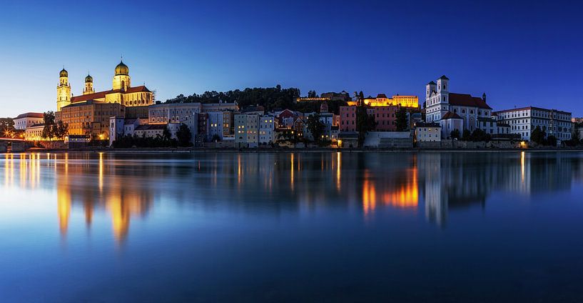 Passau zur blauen Stunde von Frank Herrmann