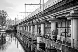 Tussen de bogen, Structuren Amsterdam, Zwart-wit von Lotte Klous