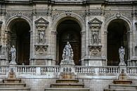 schönes gebäude und statuen in paris von Eric van Nieuwland Miniaturansicht