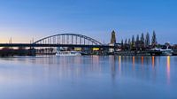 Arnhem stad aan de Rijn met hoogwater