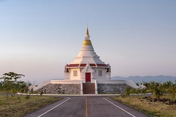 tempel op de top van een berg by Marcel Derweduwen