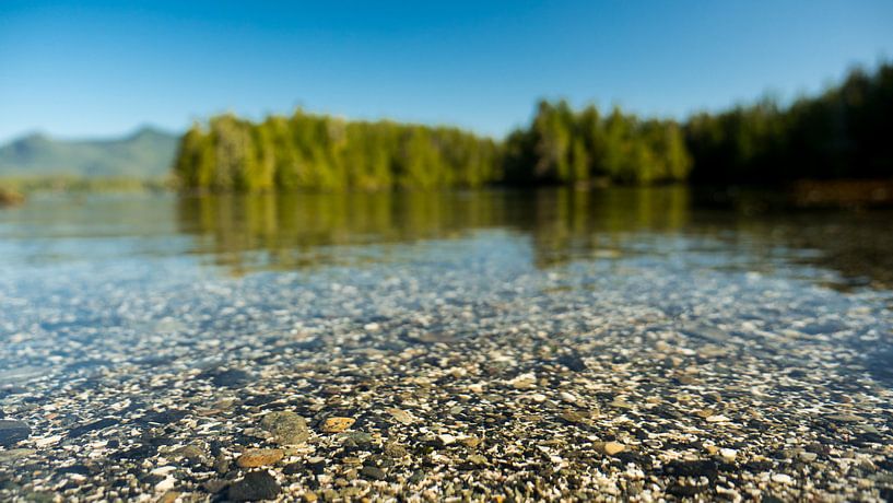 Helder water by Sjoerd Klabbers