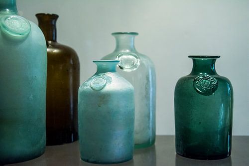 Apothekersflessen in Surinaams museum