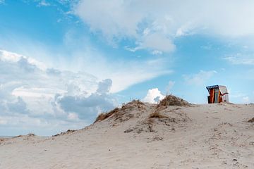 Strandstoel in Duinen Borkum (Duitsland) van R Smallenbroek