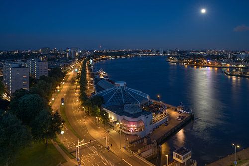 Het Maasboulevard en Tropicana in Rotterdam