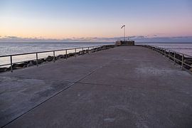 Mole an der Ostseeküste in Warnemünde van Rico Ködder