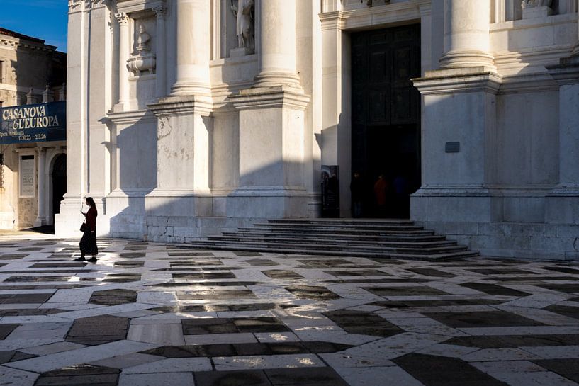 Silent Steps by the Basilica van Rene Siebring
