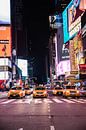 Yellow Cap New York | Abends | New York Taxi | Times Square | Kunstdruck von Mascha Boot Miniaturansicht