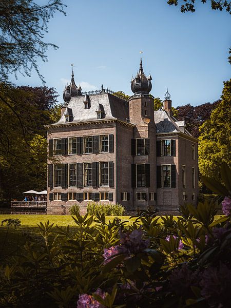 Oud-Poelgeest Castle by Jelte Lagendijk