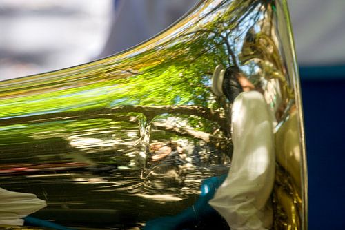 Tuba met reflectie