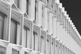 Transparent building by Cock van Roon