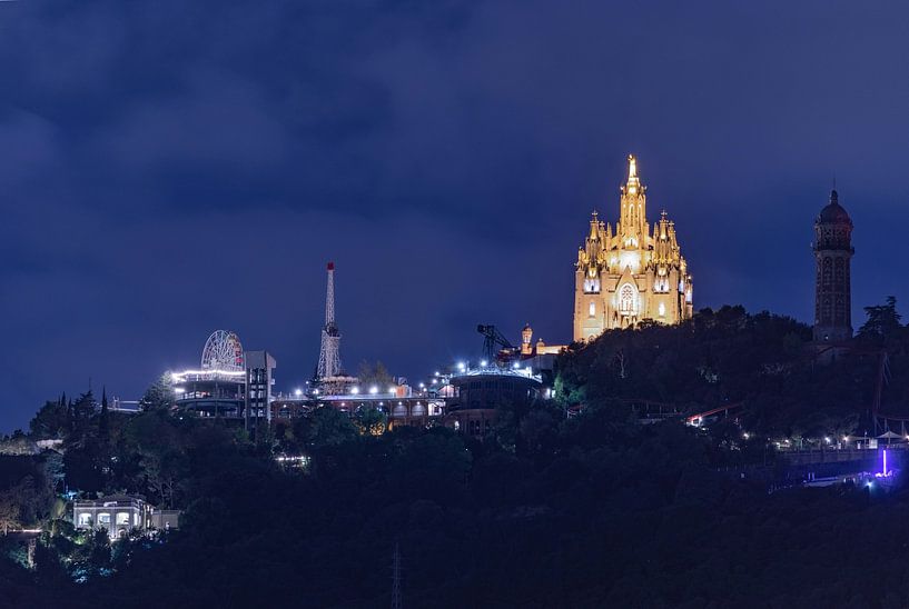 Barcelona by Hello Pompoyo