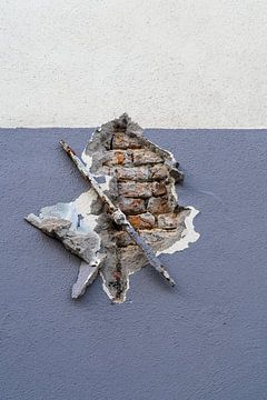 Wall anchor by Erik van der Starre