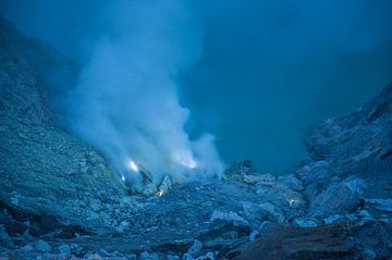 Blauwe vlammen Ijen Vulcan Java van Richard Wareham