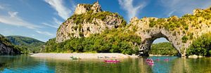 Steinbrücke Pont d’Arc über den Fluss Ardeche