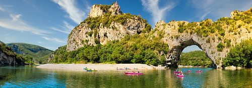 Stenen brug van Pont d'Arc over de Ardeche
