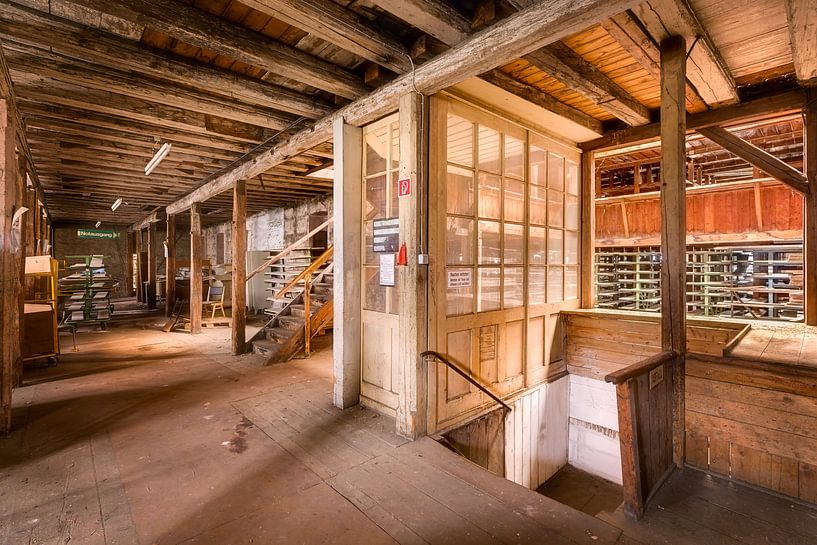 Holzaufbewahrung. von Roman Robroek – Fotos verlassener Gebäude