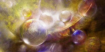 Featherlight - Glass balls with a feather by Annette Schmucker