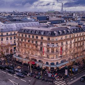 Une journée pluvieuse à Paris van Bram de Jong