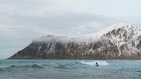 Surfen im Winter von Marloes van Pareren Miniaturansicht