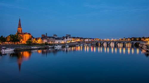 Maastricht am Abend von Bert Beckers