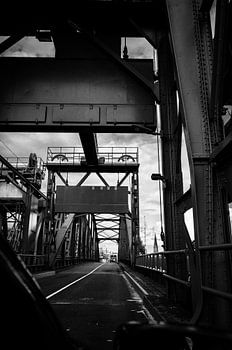 De Oude IJselbrug in Zutphen, rivier de IJsel.