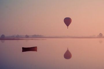 What floats by Friso Creates