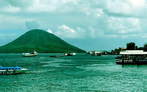 Where the Sea Meets the Island