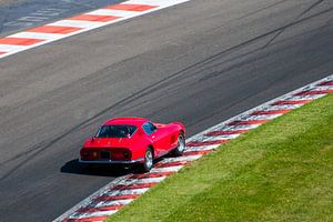 Ferrari 275 GTB klassischer Sportwagen in Spa Francorchamps von Sjoerd van der Wal Fotografie
