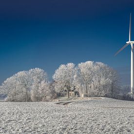 Windmill near farm by Maarten Drupsteen