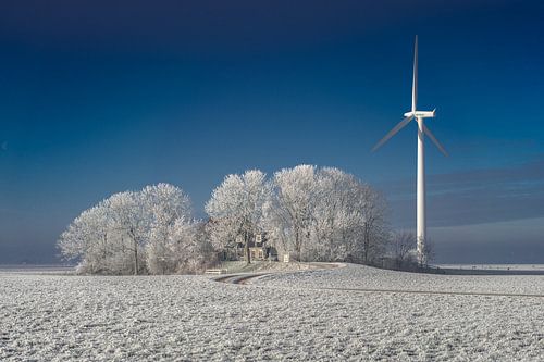 Windmill near farm by Maarten Drupsteen