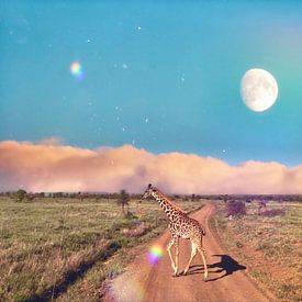 Giraffe in der Serengeti  - Mond von Beautiful Company Studio Design (bcstudio)