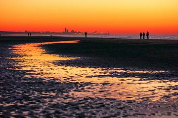 Zon, zee en strand von Dirk van Egmond