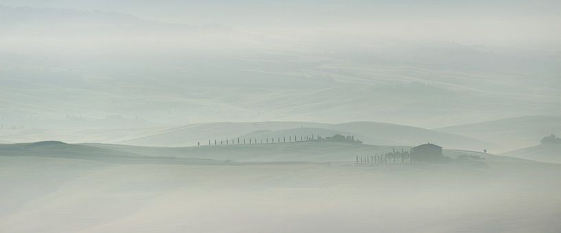 Een landschap in pasteltinten tijdens de Toscaanse ochtend van iPics Photography