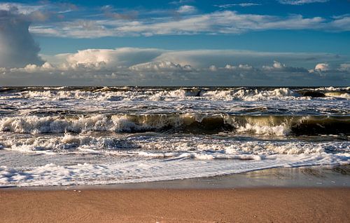 De Noordzee op een winderige dag in februari
