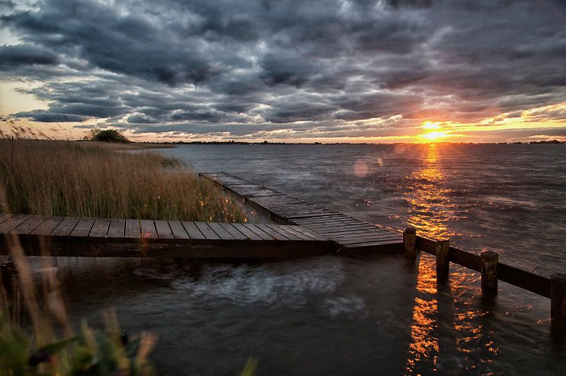 Zonsondergang aan de boorden van het Slotermeer  von Remco de Vries