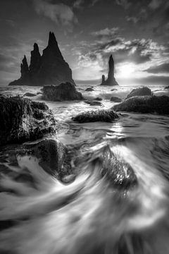 Iceland Coastal Landscape with Lava Rock Beach in Black and White by Manfred Voss, Schwarz-weiss Fotografie
