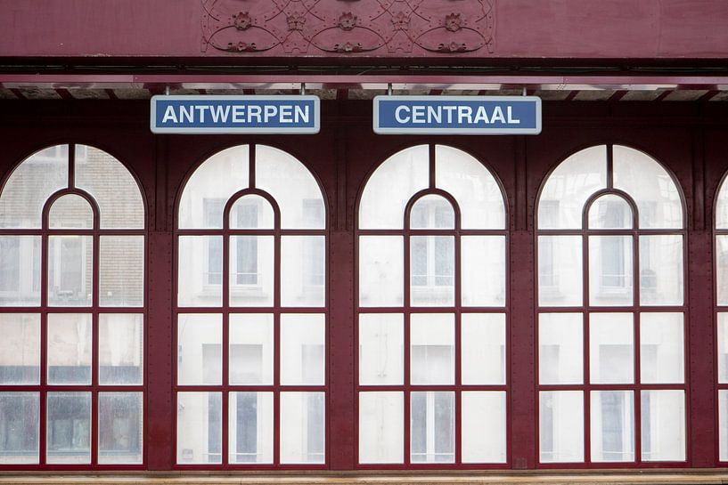 Gare d'Anvers par Jolanda van Eek en Ron de Jong
