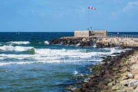Mole an der Ostseeküste in Warnemünde. von Rico Ködder