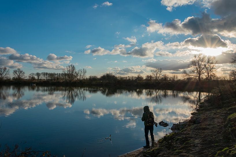 Golden hour on the Meuse by Eline Huizenga