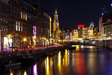 Paysage urbain d'Amsterdam aux Pays-Bas la nuit sur Eye on You